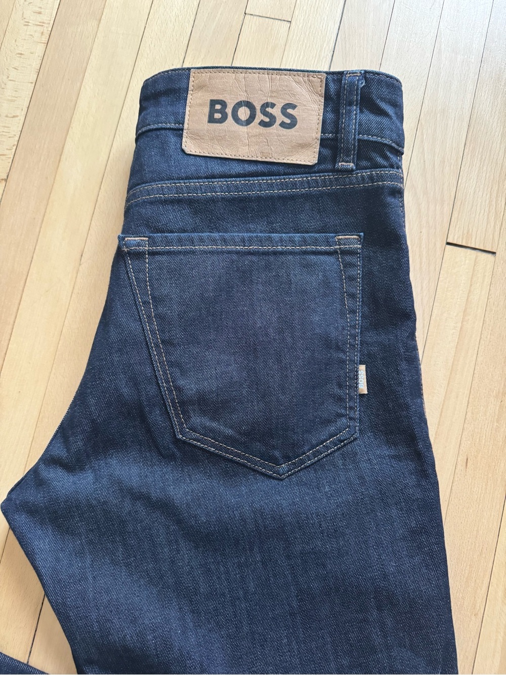 BOSS Maine Men's Dark Blue Denim Jeans
Regular fit